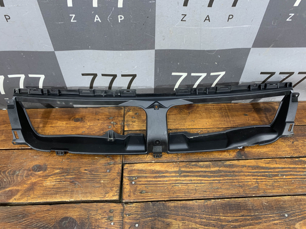 Кронштейн решетки радиатора Suzuki Grand Vitara 2 (JT) 05-15 Б/У Оригинал 7174365J00