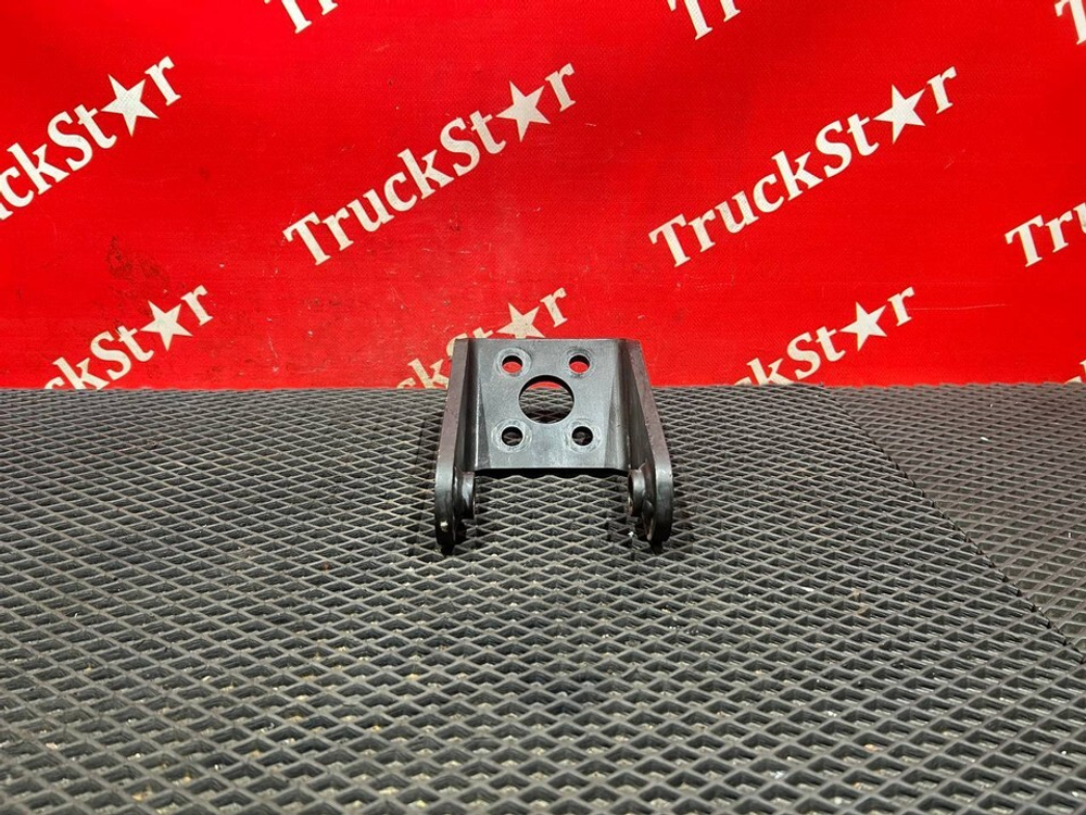 Кронштейн амортизатора заднего