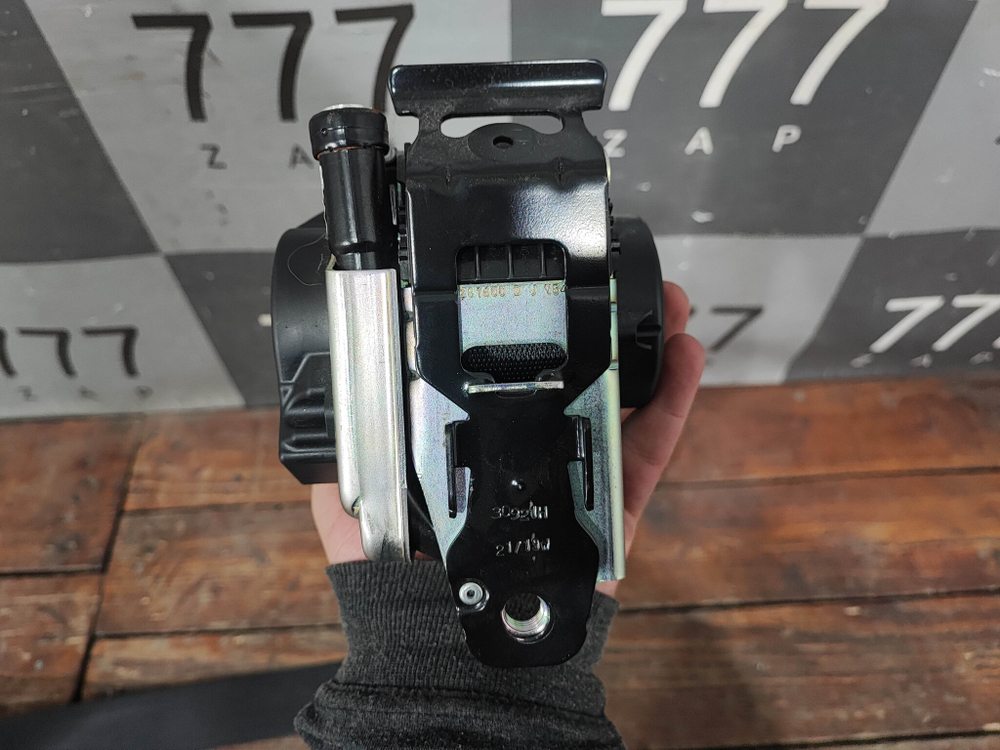 Ремень передний левый Mercedes C-Class (W205) 14-23 Б/У Оригинал A2058603985