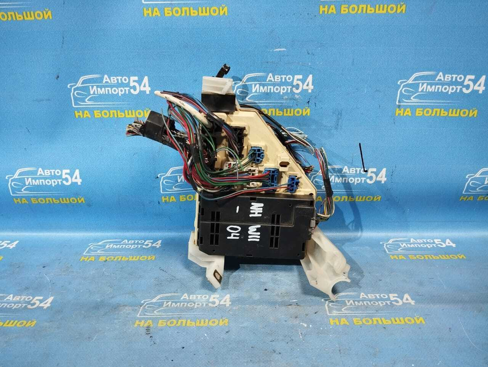 Блок предохранителей салонный TOYOTA PRIUS 2002
