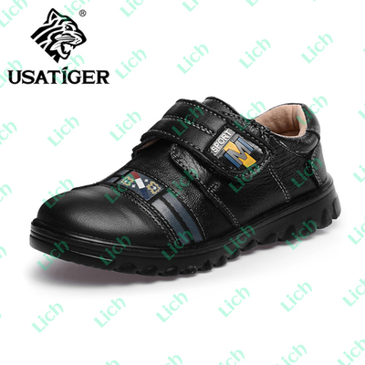 Туфли на липучке с контрастной полоской и эмблемой