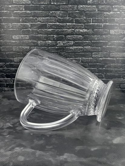 Кувшин стеклянный 1,1 л. на ножке, стекло с рельефной огранкой