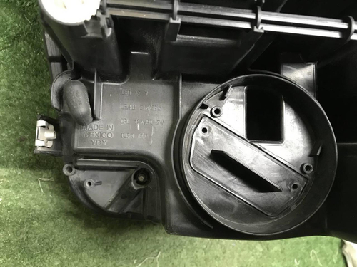 Фара левая VW Teramont (2017-2022) LED