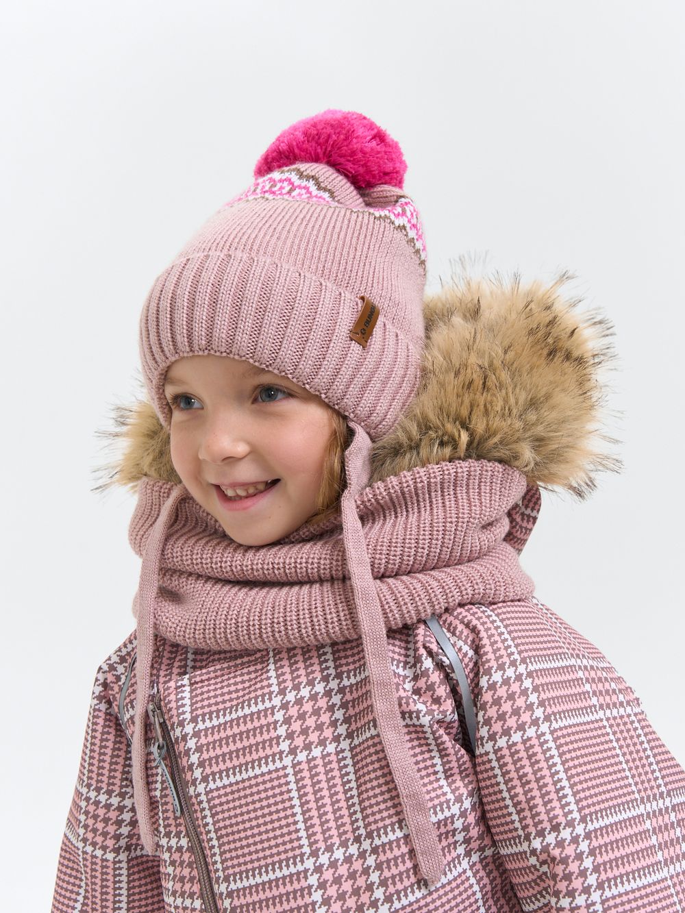 Шапка зимняя из смесовой шерсти с флисовым подкладом "Пудра" на завязках