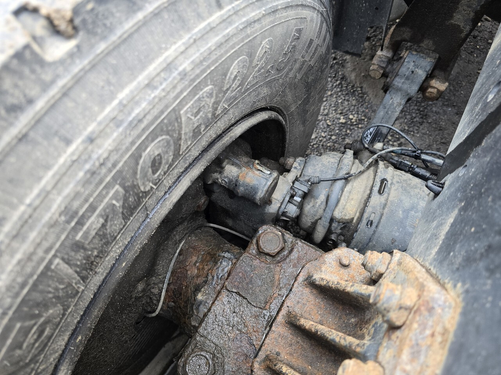 Суппорт задний левый