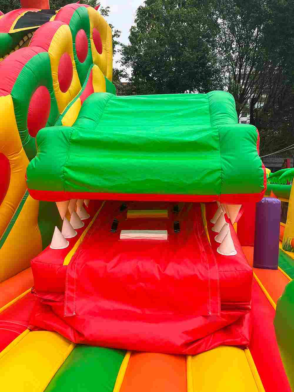 Коммерческий надувной батут «Три дракона», 13*9*9 м