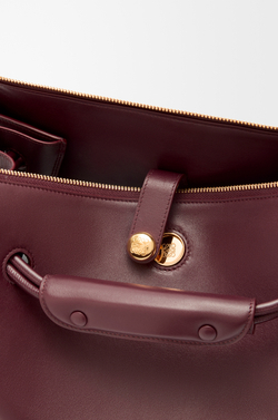 Loewe Большая сумка Madrid из мягкой телячьей кожи, бургунди