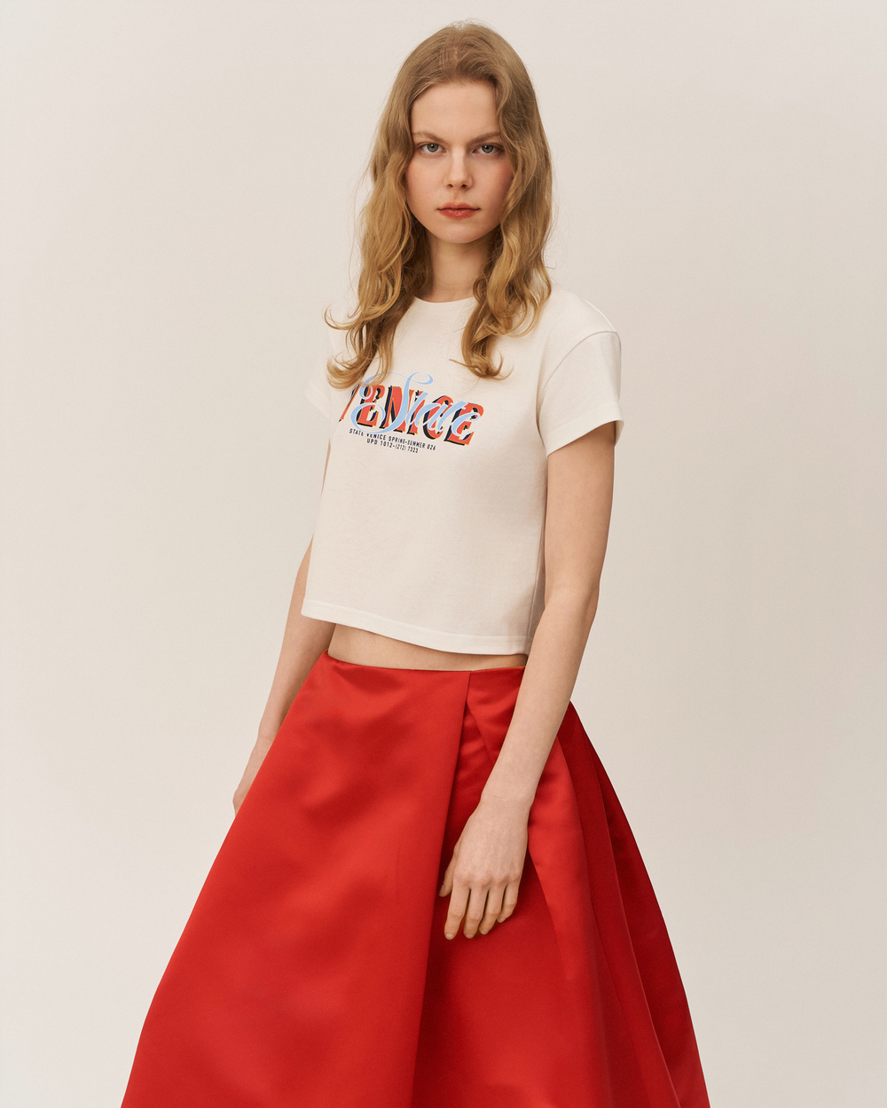 Укороченная футболка