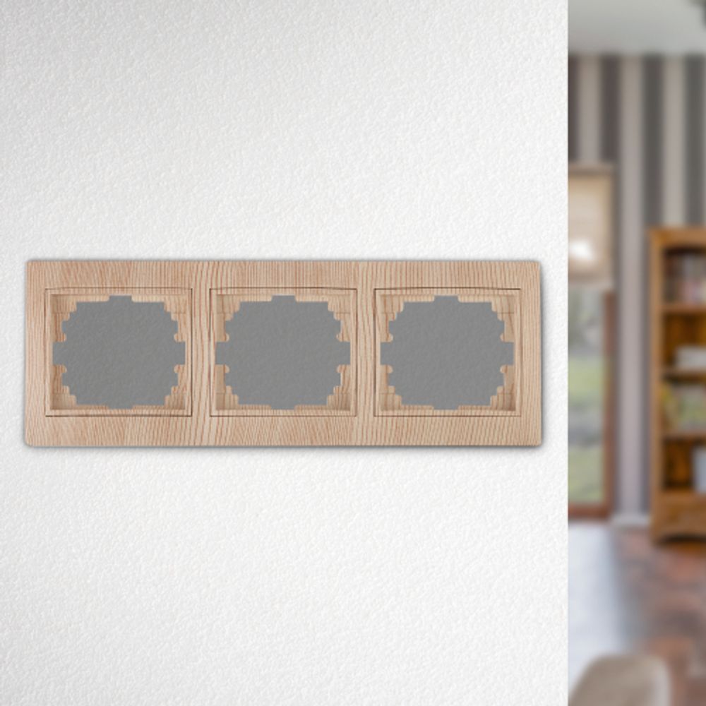 Рамка для розеток и выключателей Intro Plano 1-503-11 на 3 поста горизонтальная, СУ, сосна | Intro Plano Сосна