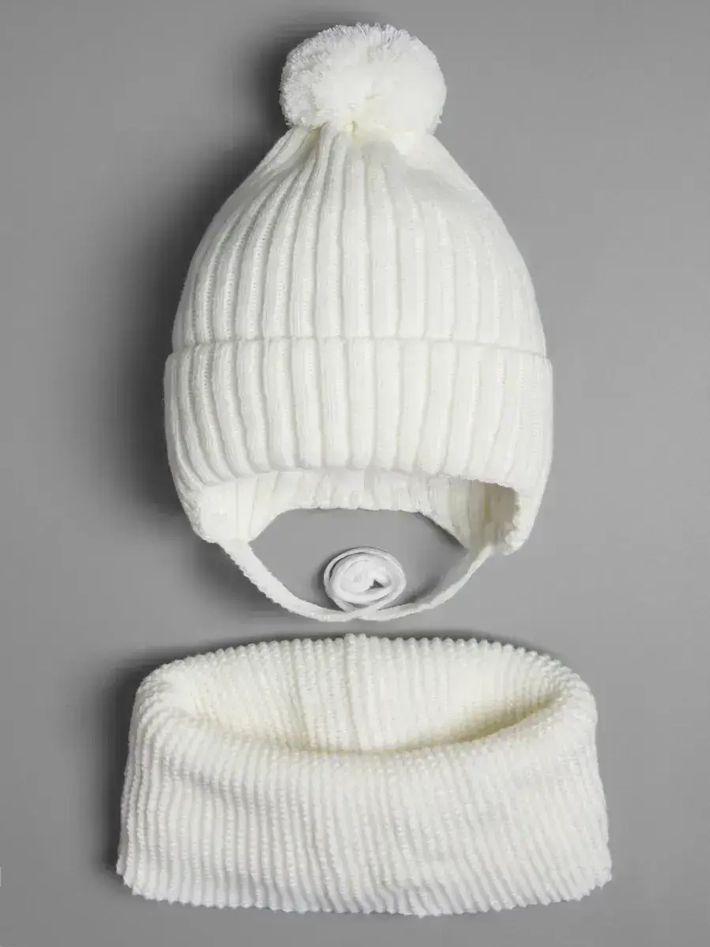 Шапка для девочки осенняя и снуд вязаный