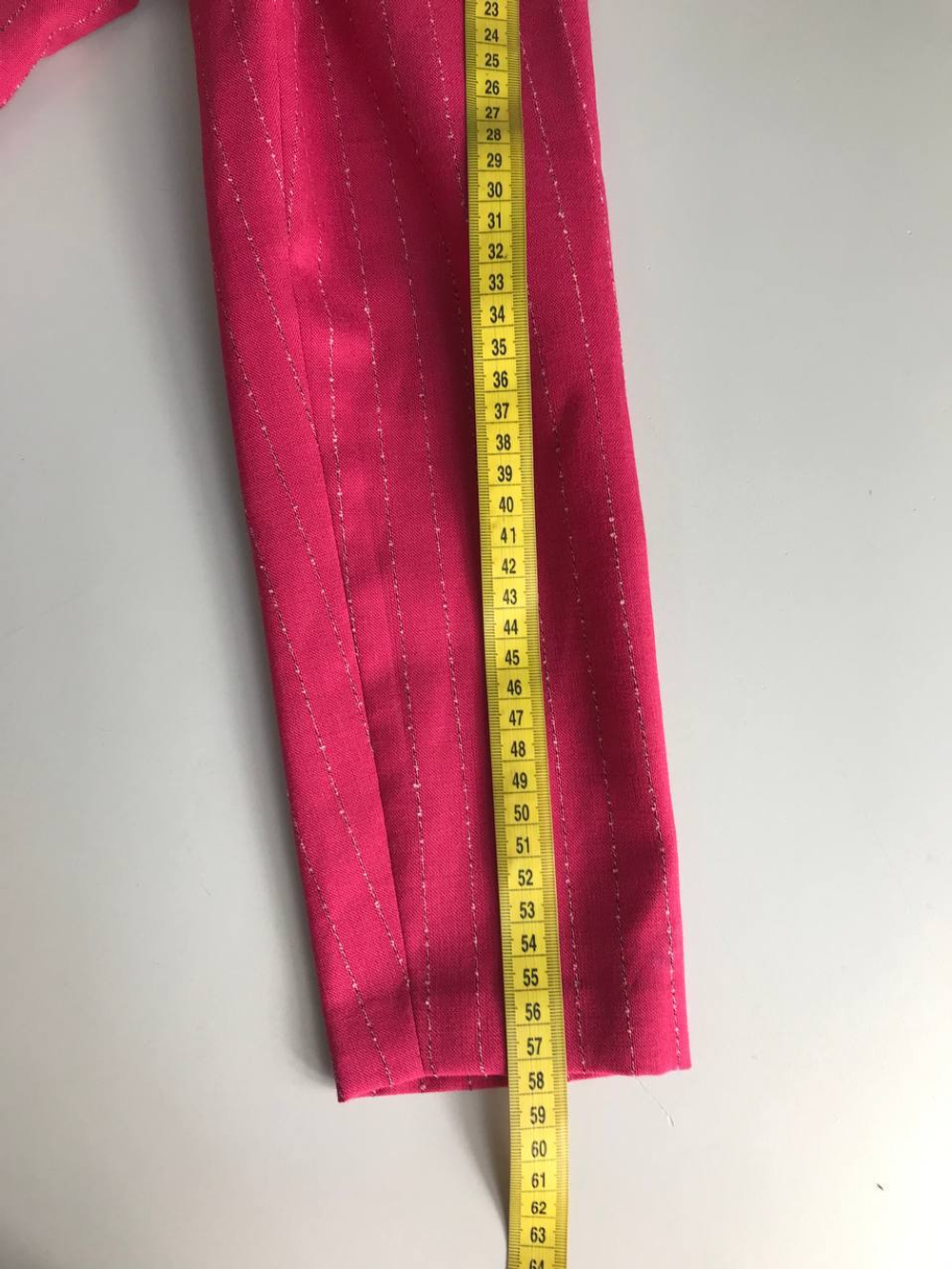 Жакет удлиненный яркого цвета, визуально на 44 размер