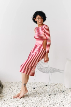 Платье с вырезом на талии на одно плечо