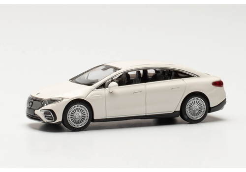 Автомобиль Mercedes EQ EQS, полярно-белый