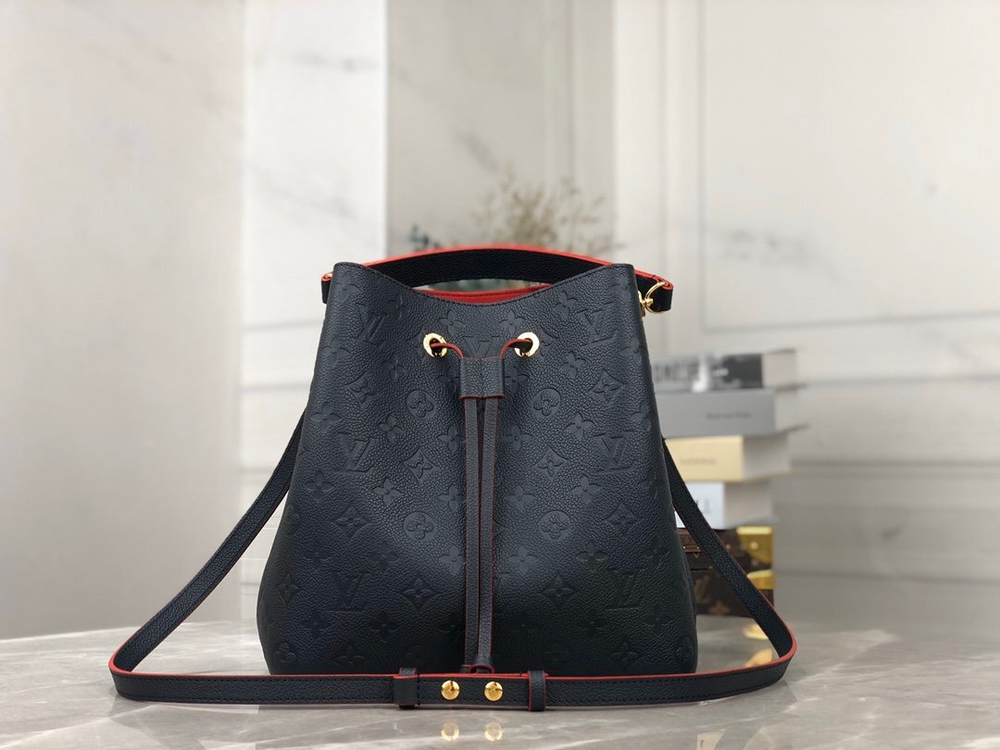 Louis Vuitton NeoNoe MM