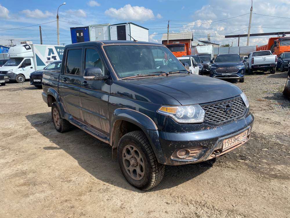 UAZ PATRIOT PICKUP Base Limited 2.7 5MT