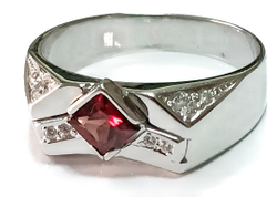 Ювелирное кольцо мужское с гранатом,серебро,родий