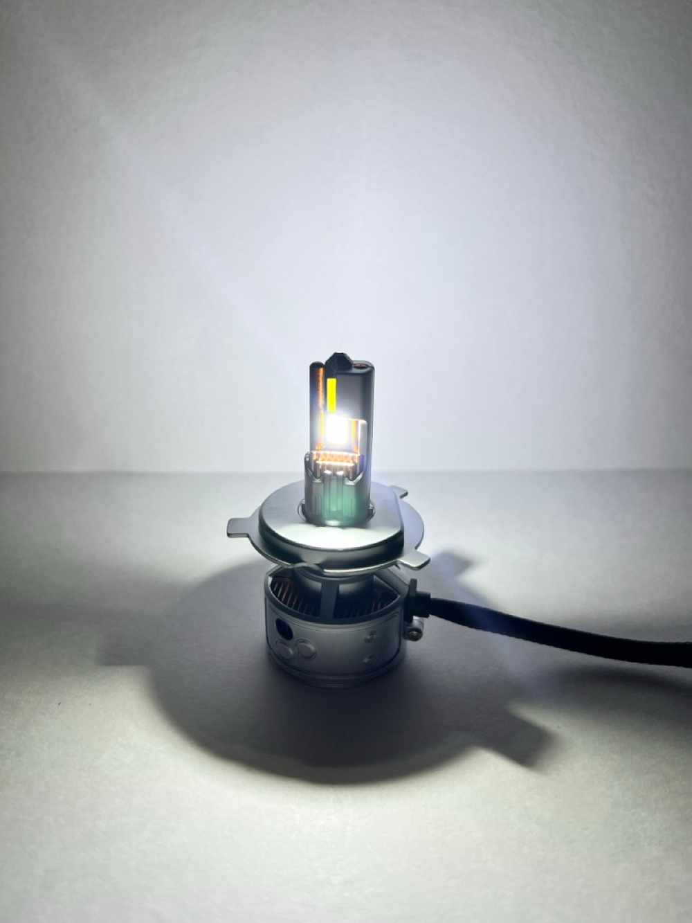 H4 / Автомобильные светодиодные лампы, H4, 200W, 12-60 вольт, LION LED P17, Лев Семнадцать, TG (2 шт. / комплект)