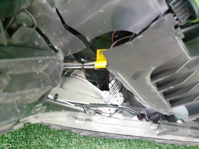 Битая Фара правая Kia Carnival 4 (2020-2023) LED