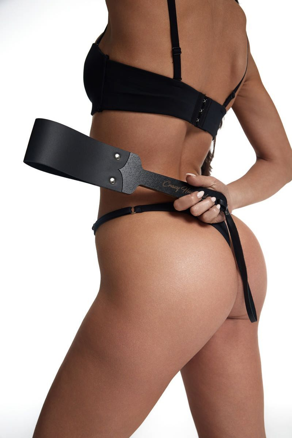 Черный кожаный паддл с деревянной ручкой - 34 см.