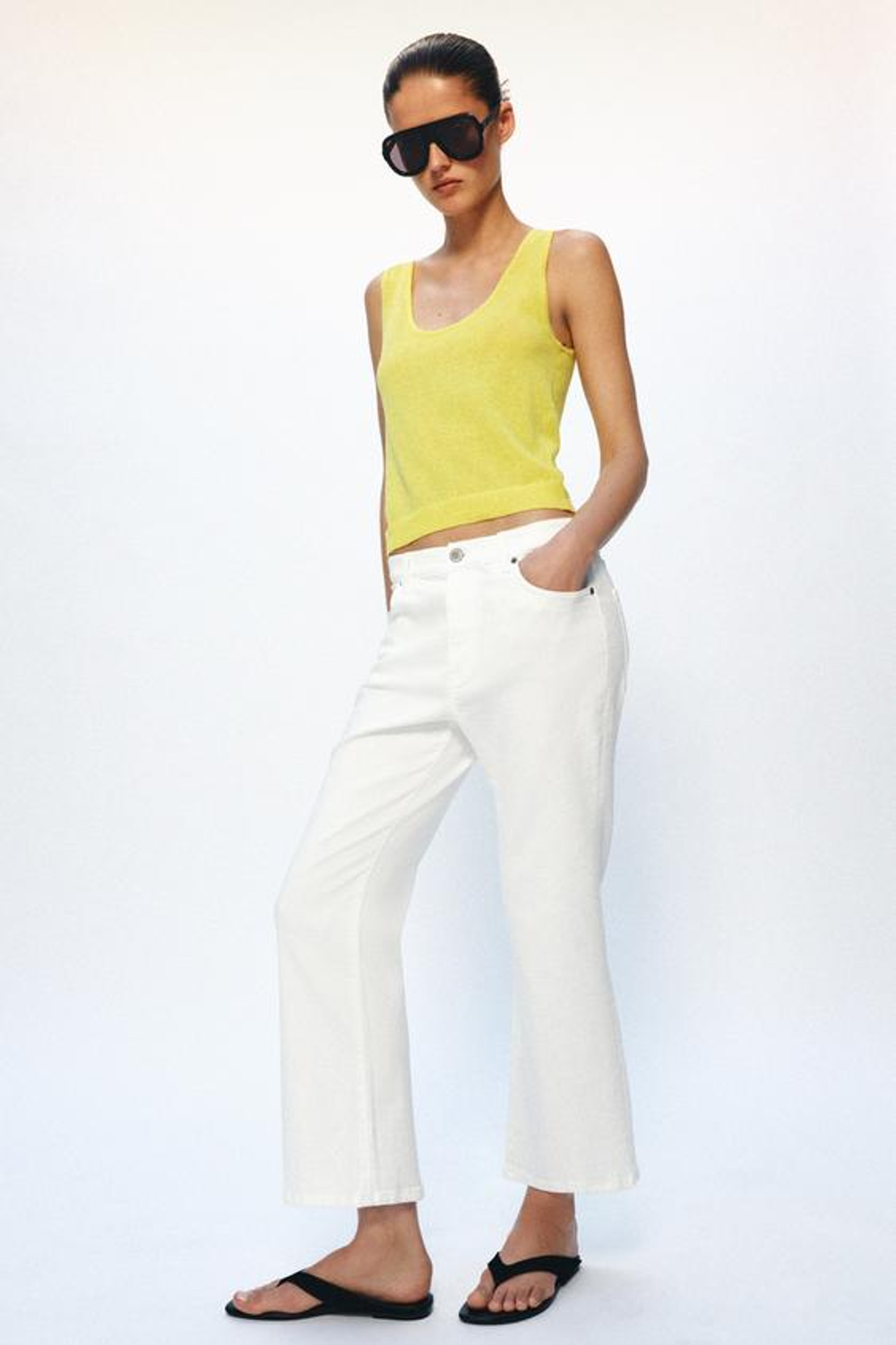 ZARA УКОРОЧЕННЫЕ ДЖИНСЫ-КЛЕШ СО СРЕДНЕЙ ПОСАДКОЙ — ZW COLLECTION, БЕЛЫЙ