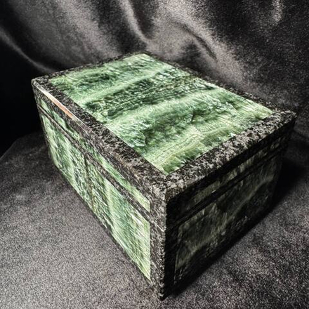 Шкатулка из Серафинита