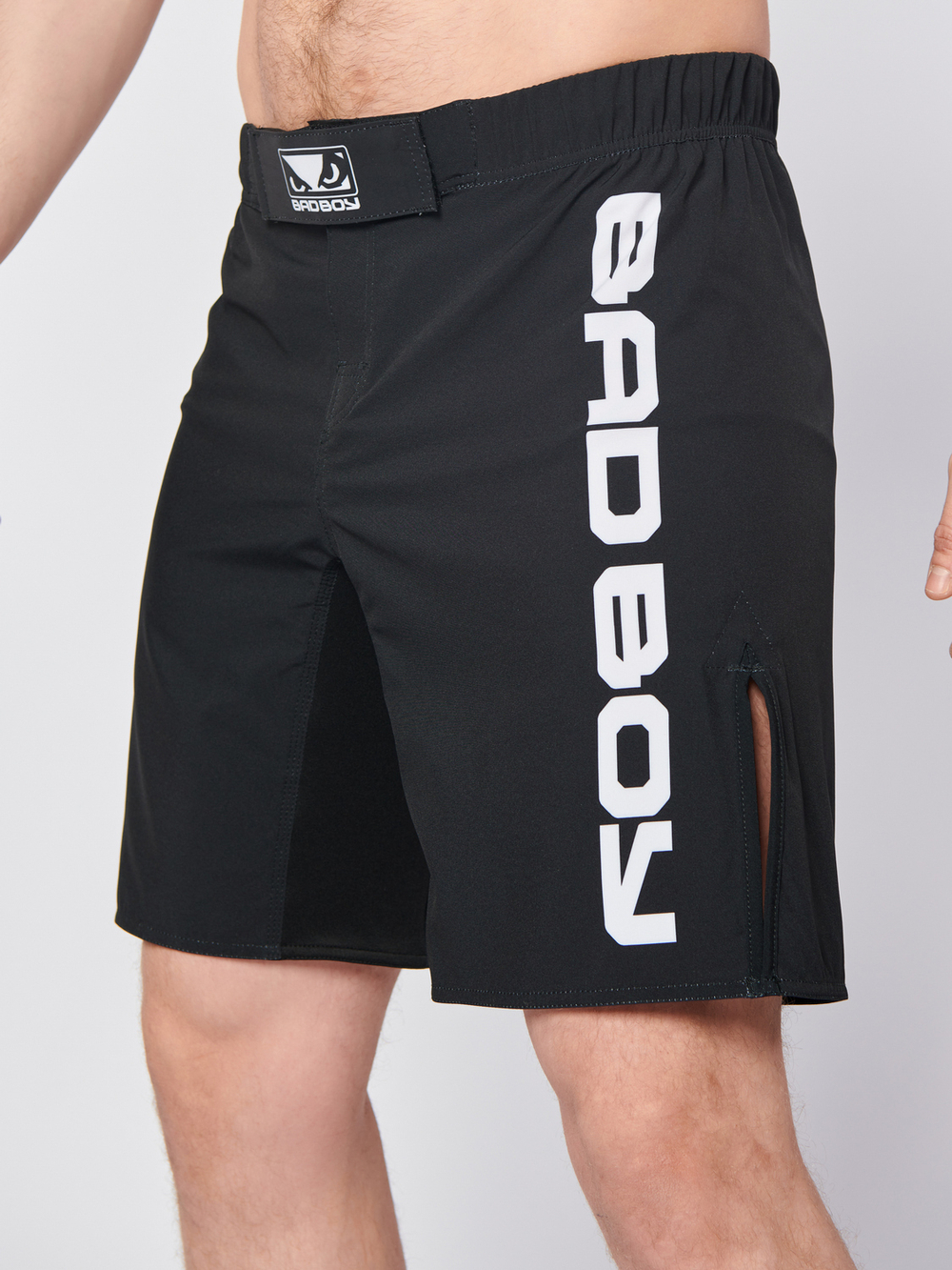 Шорты для MMA Bad Boy Pro Series 2.0 черный/белый