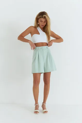 Шорты с защипами мятного цвета