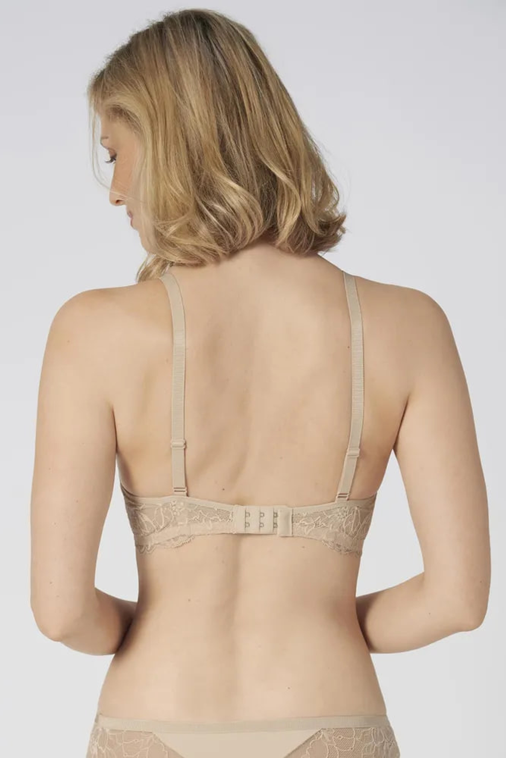 Бюстгальтер Минимайзер Triumph Amourette Charm W02 (черный)