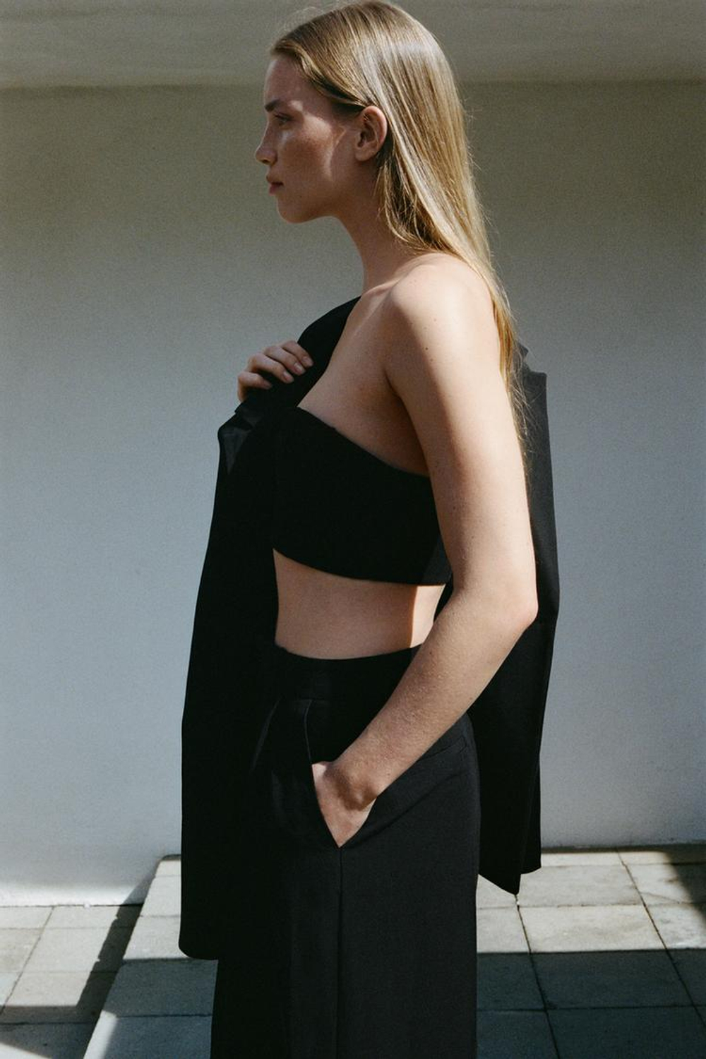 ZARA ТОП БАНДО С ВЫРЕЗОМ СЕРДЕЧКОМ, ЧЕРНЫЙ