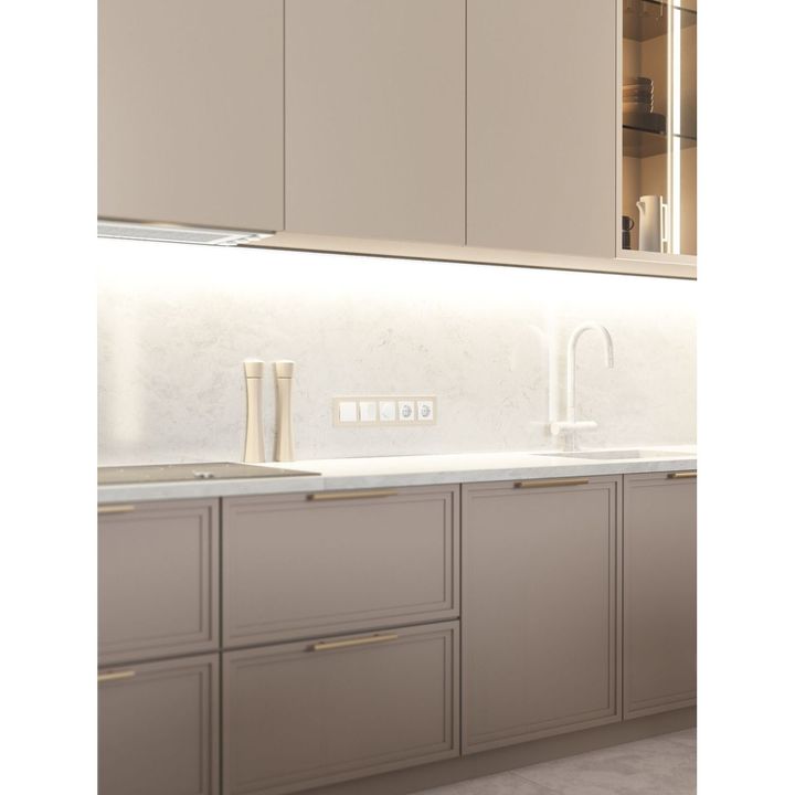 Рамка Werkel Senso на 5 постов шампань стекло soft-touch W0053111 4690389214295