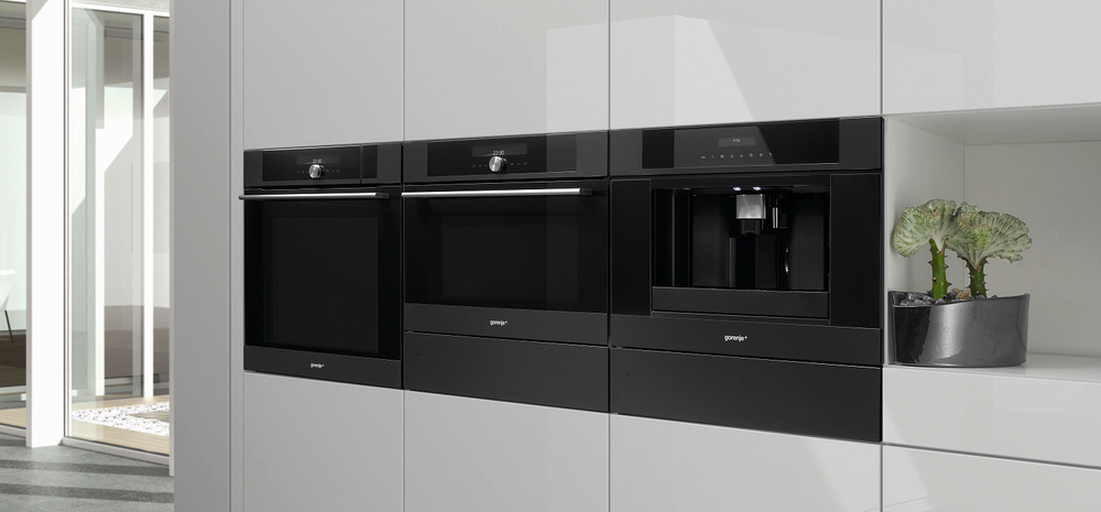 Компактный духовой шкаф с функцией микроволновой печи Gorenje Plus GCM712B