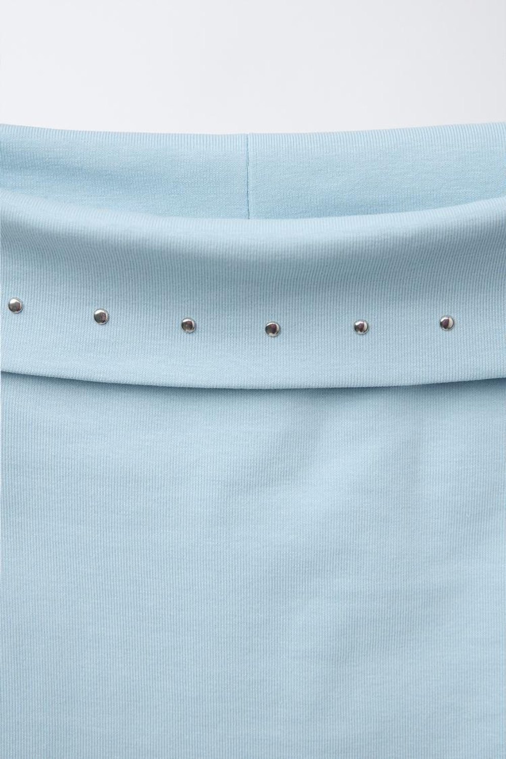 ZARA ТОП С ОТКРЫТЫМИ ПЛЕЧАМИ И ЗАКЛЕПКАМИ, СИНИЙ