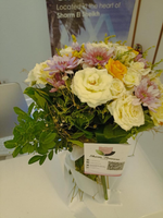 Букет из 33 роз и Хризантем