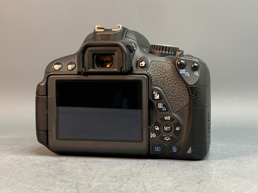 Canon EOS 650D Body 11.615 Кадров