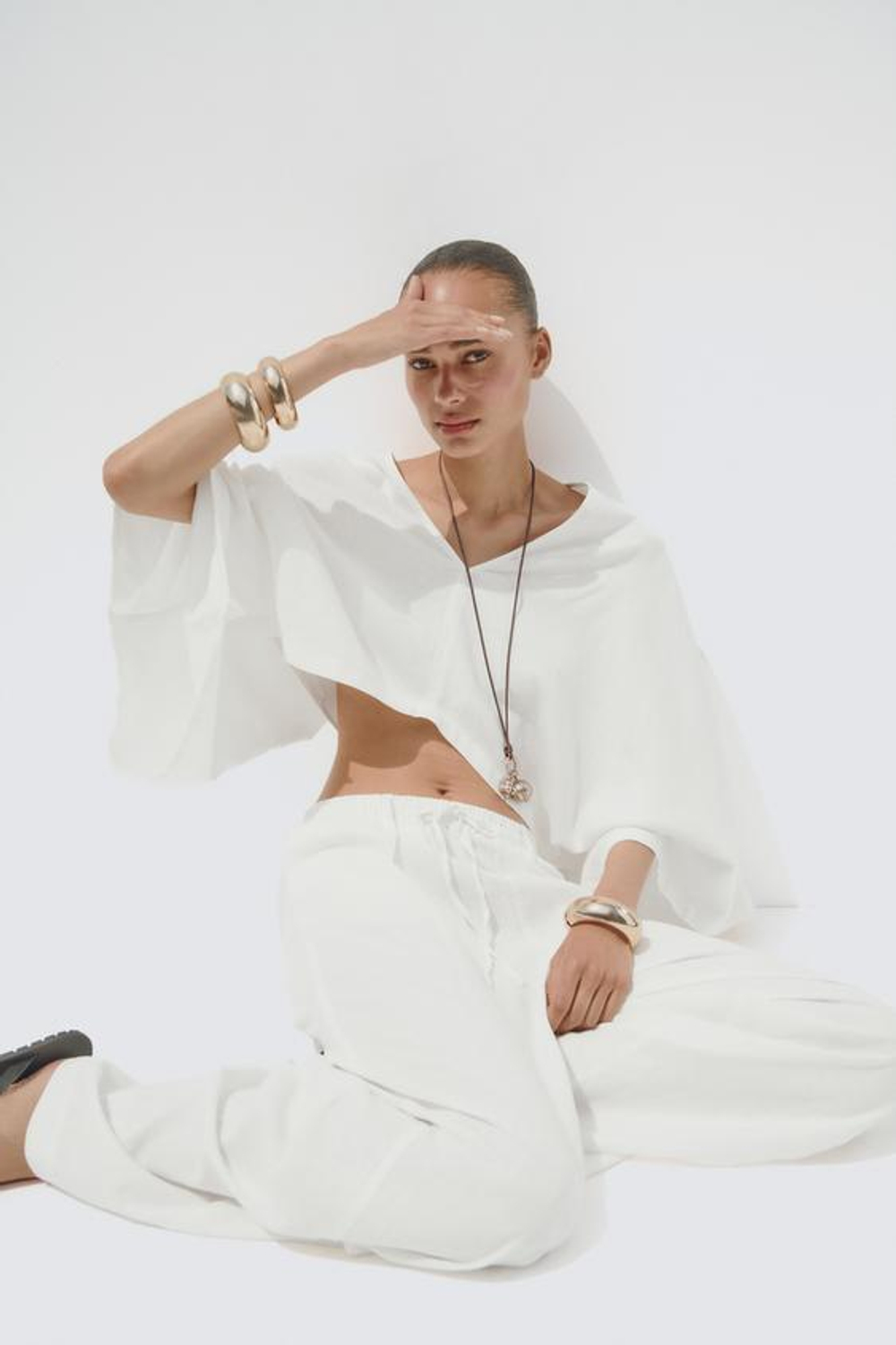 ZARA БРЮКИ ИЗ ЛЬНА, ЖЕЛТОВАТО-БЕЛЫЙ