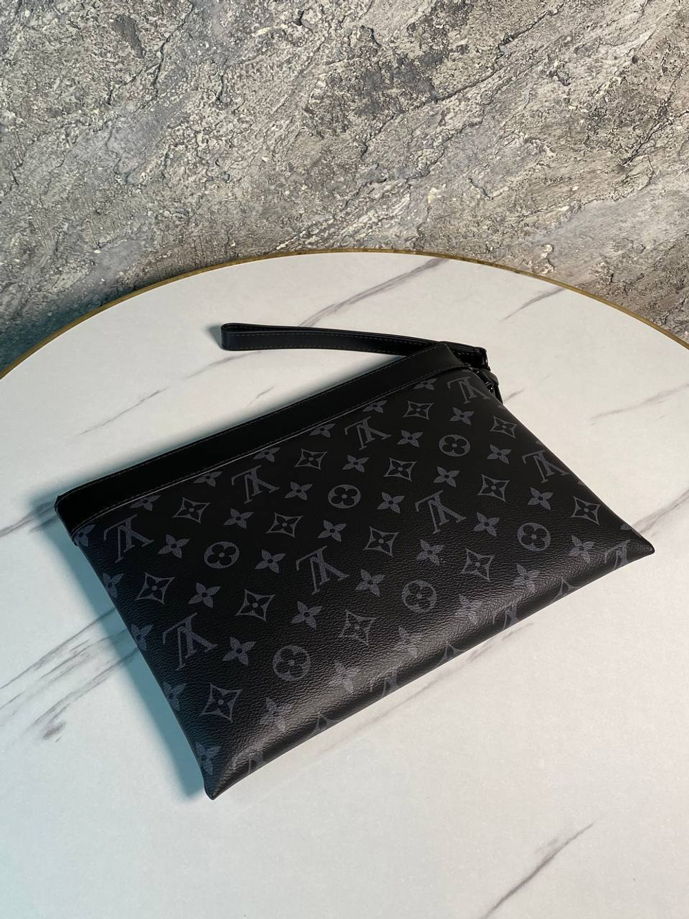 Клатч Louis Vuitton