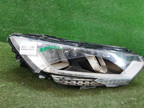 Битая Фара правая VW Passat B8 (2014-2020) LED