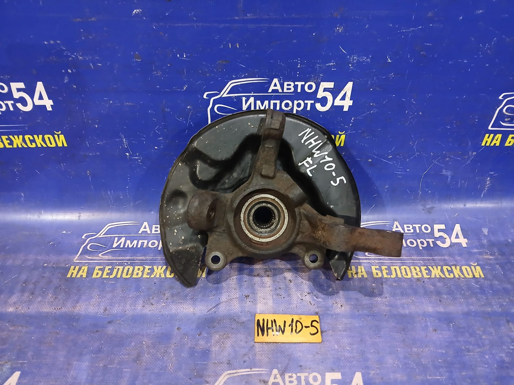 Ступица передняя левая TOYOTA PRIUS 1998