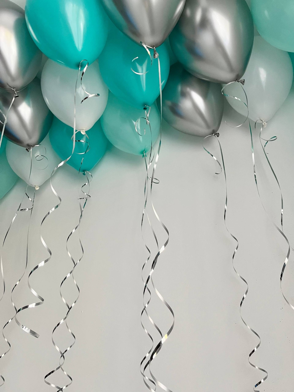 Воздушные шары под потолок бирюза/белый/серебро хром №3826