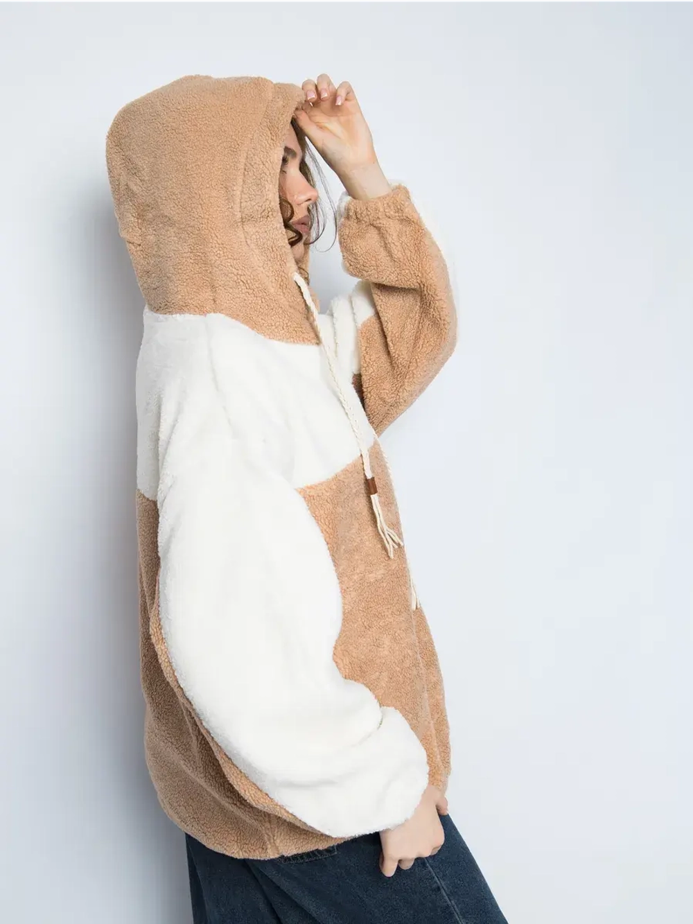 Толстовка плюшевая с капюшоном