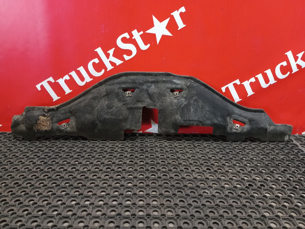 Шумоизоляция двигателя правая