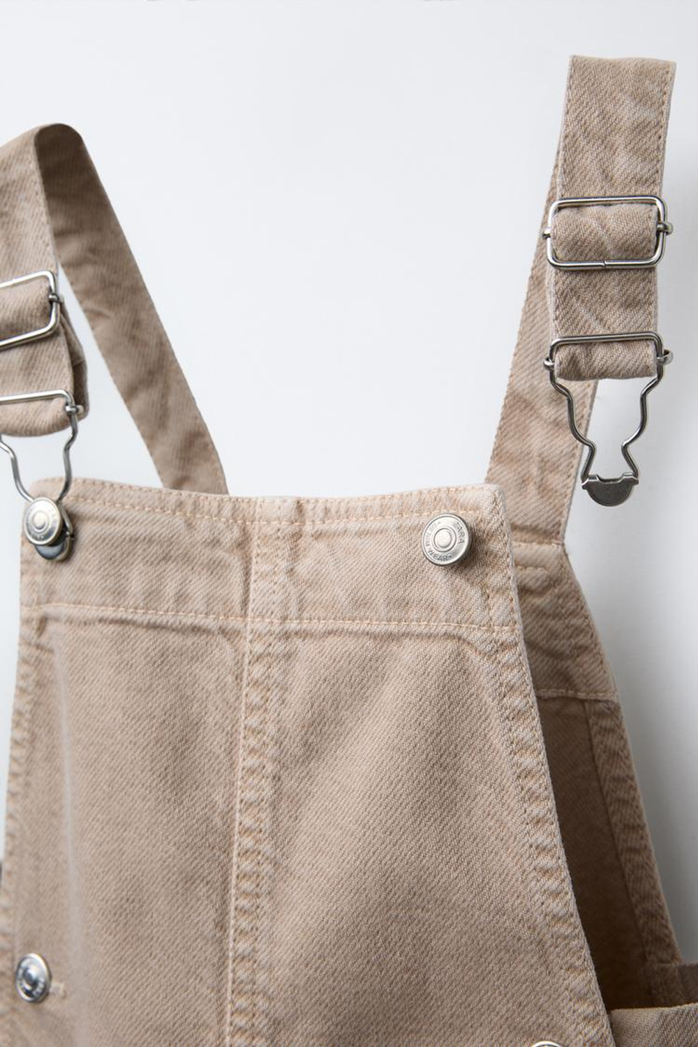 ZARA ДЛИННЫЙ КОМБИНЕЗОН ИЗ ТВИЛА С ЦВЕТОЧНЫМ ПРИНТОМ, СЛОНОВАЯ КОСТЬ