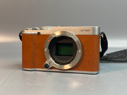 FujiFilm X-M1 Kit XC 16-50mm F3.5-5.6 OIS