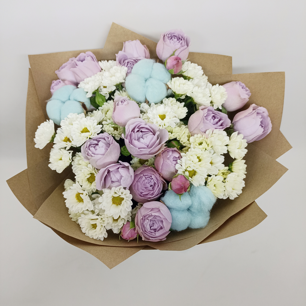 Букет из роз и хризантем София