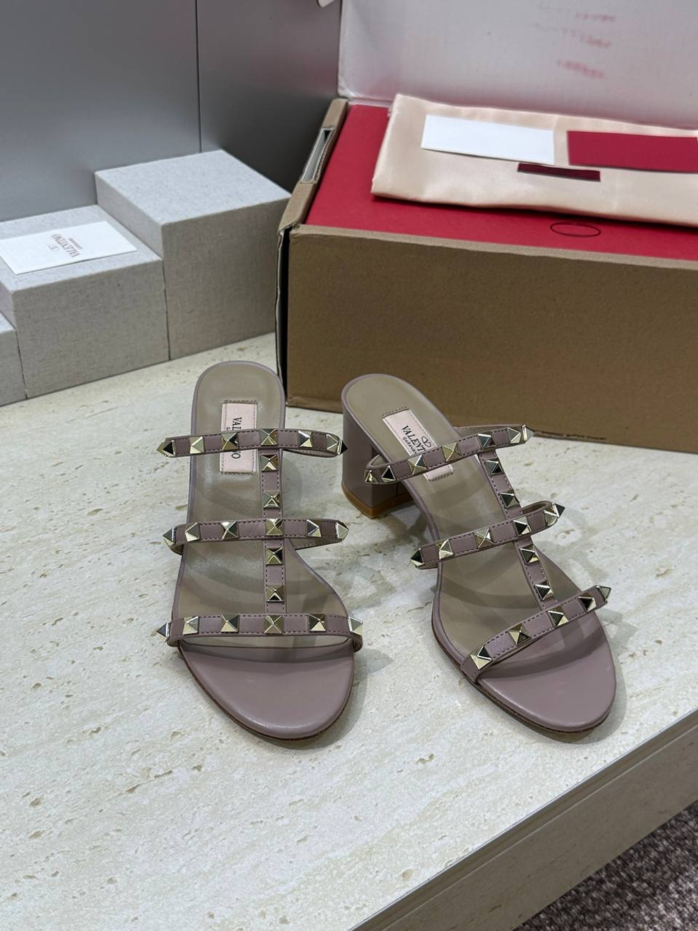 Сабо Valentino
