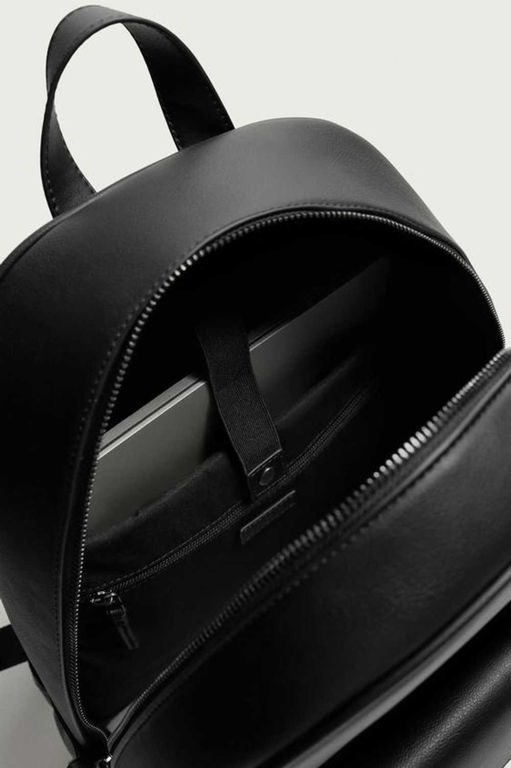 ZARA РЮКЗАК С КЛАПАНОМ, ЧЕРНЫЙ