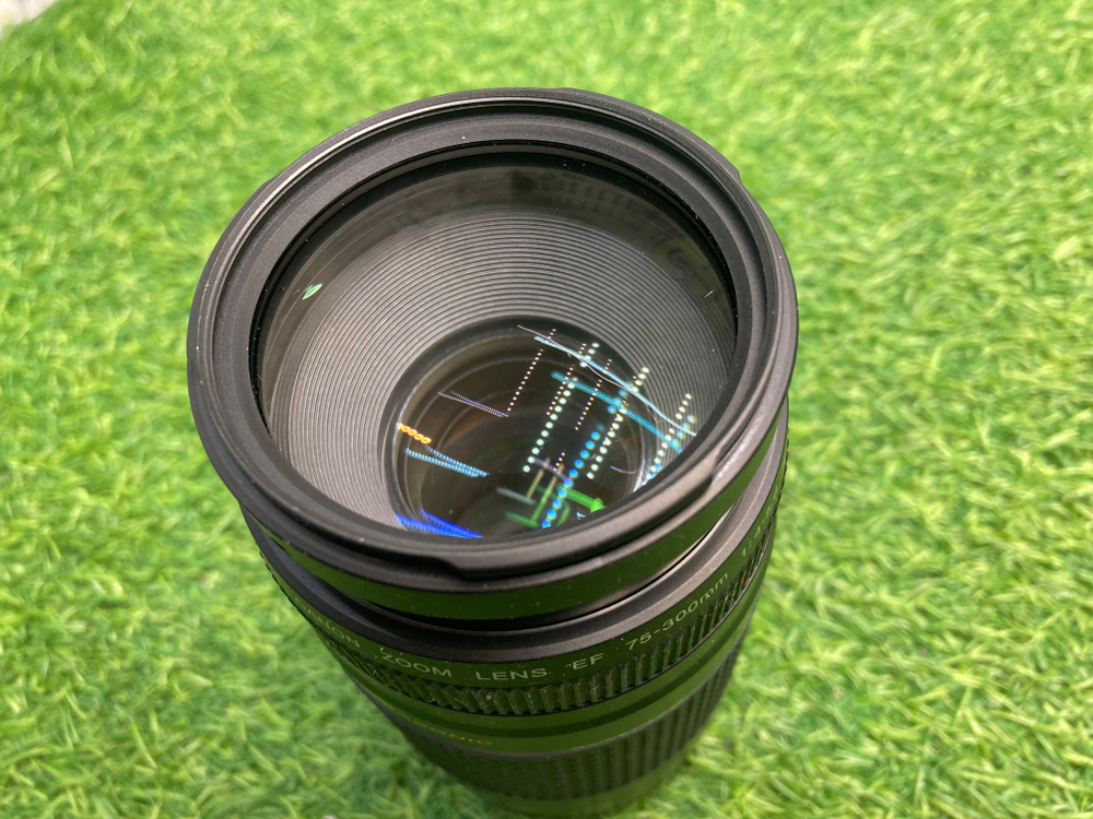 Canon EF 75-300mm 4-5.6 III USM