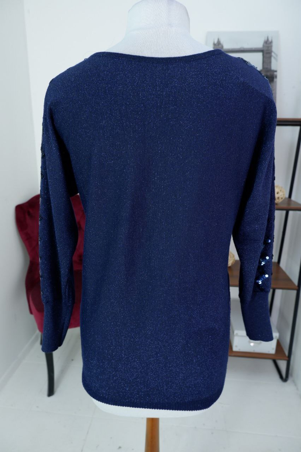 Джемпер нарядный с пайетками 46-48 размер