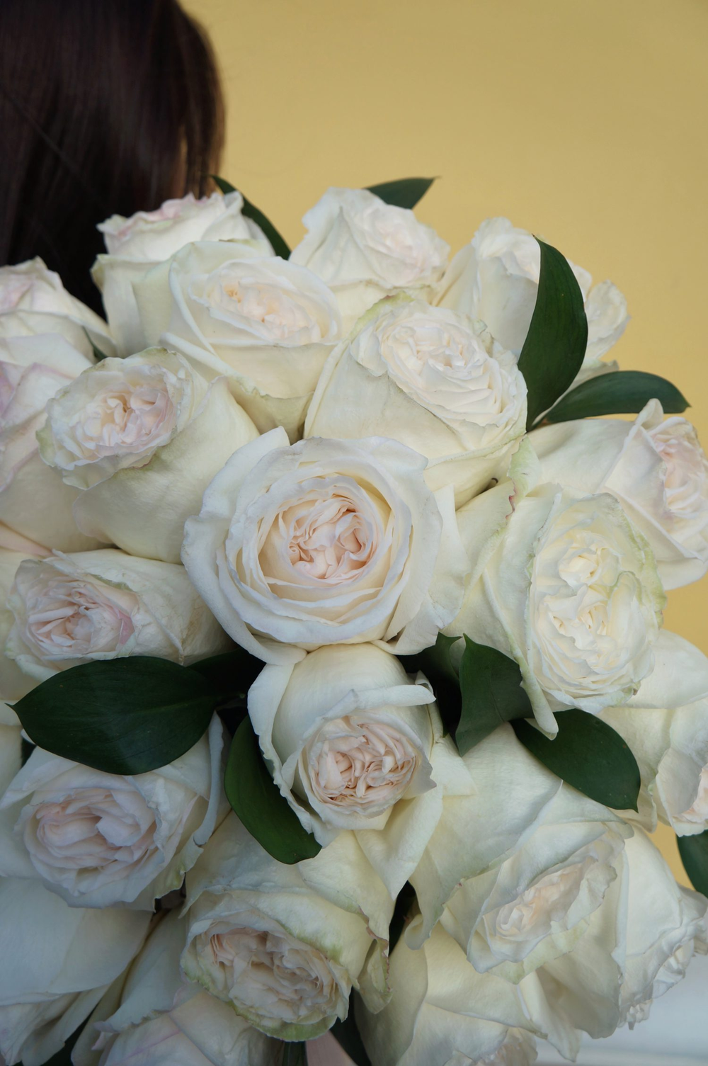 51. Ароматный букет роз White O’Hara