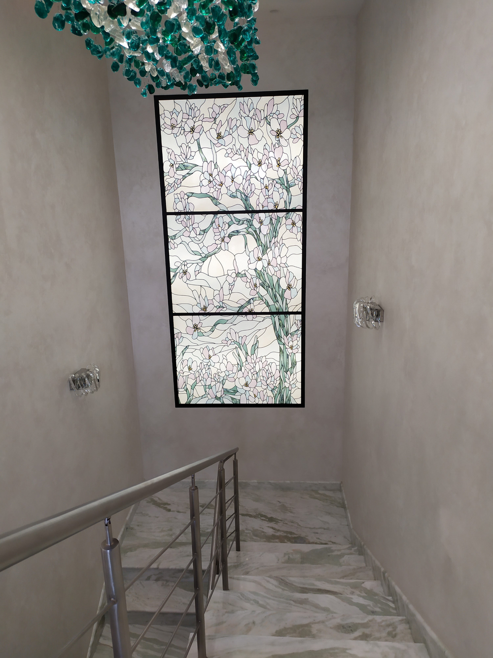 Витражи , UV фотопечать , объёмная UV фотопечать , ультратонкие ( 7 мм ) световые панели.